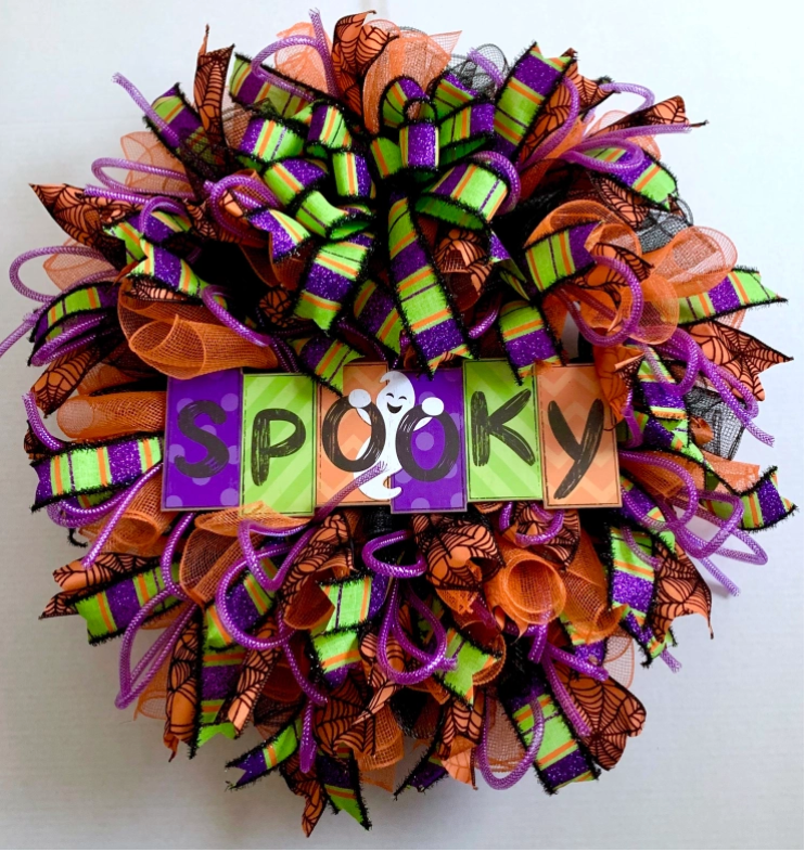 HALLOWEEN “SPOOKY” WREATH TUTORIAL